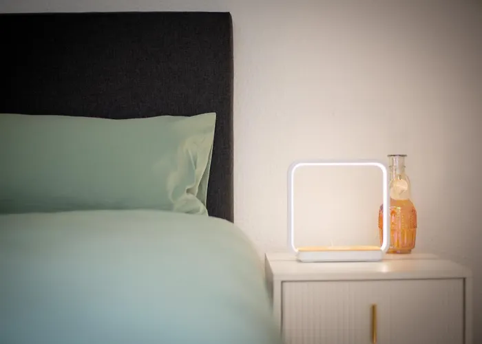 Gemuetliches Heimkino Mit Balkon & Beamer