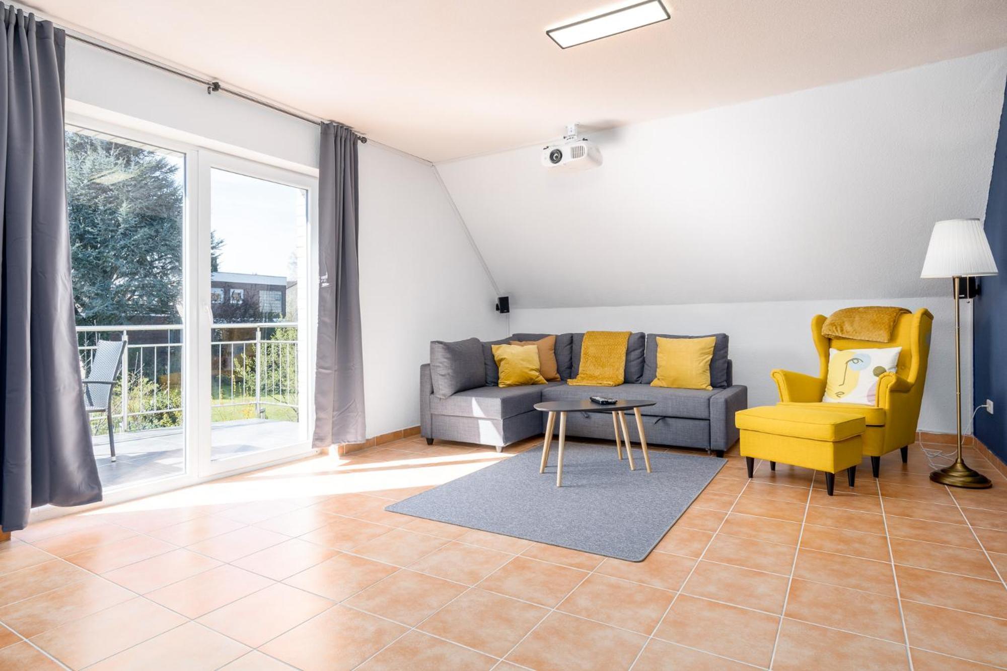 Appartement Gemuetliches Heimkino Mit Balkon & Beamer *